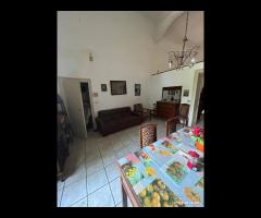 Casa semindipendente con cortile e garage a Giarre