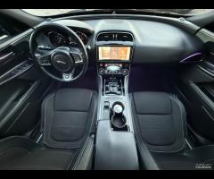 Jaguar XE 2.0 D Turbo aut. R-Sport - 14