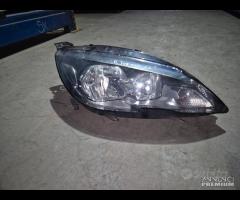Faro Anteriore Destro Per Peugeot 308 2015