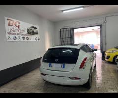 Lancia Delta 1.4 T-Jet 120 CV GPL platino 2014 - 23