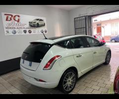 Lancia Delta 1.4 T-Jet 120 CV GPL platino 2014 - 24