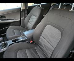 Kia Ceed cee'orte Cool - 12