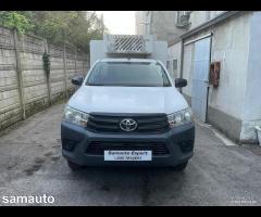 Toyota Hilux 2.4  2porte Chissas & Cab Com 2017