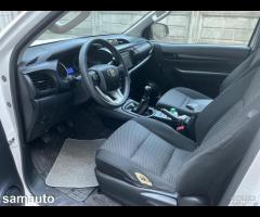 Toyota Hilux 2.4  2porte Chissas & Cab Com 2017