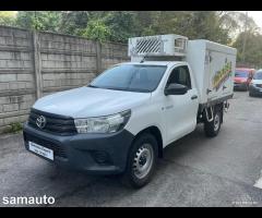 Toyota Hilux 2.4  2porte Chissas & Cab Com 2017 - 6