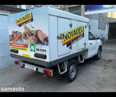 Toyota Hilux 2.4  2porte Chissas & Cab Com 2017 - 10