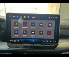 Volkswagen Golf 2.0 TDI 115 CV SCR Life - 17