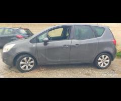 Ricambi Opel Meriva 1.7 D del 2011 - 16