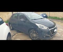 Ricambi Peugeot 208 1.2 B del 2018 motore HM01