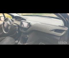 Ricambi Peugeot 208 1.2 B del 2018 motore HM01