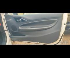 Citroen DS Cabrio 1.6 D del 2014 motore 9H06 - 11