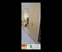 Codice: 8580 ARMADIO 6 ANTE CON SPECCHIERE CENTRA