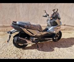 SYM ADX 300 ABS TCS E5+ Titanio - 2026 - Motor's