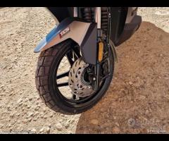 SYM ADX 300 ABS TCS E5+ Titanio - 2026 - Motor's - 11