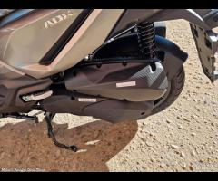 SYM ADX 300 ABS TCS E5+ Titanio - 2026 - Motor's - 12