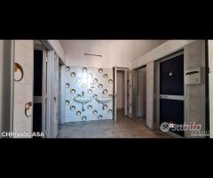 Zona Via la Farina, funzionale edificio, 650mq - 12