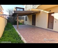 Villa singola su 3 piani. IDEALE A STRUTTURE