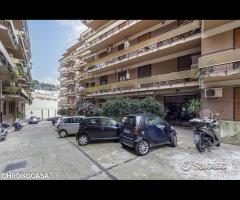 Via P. Castelli, quadrivani e posto auto