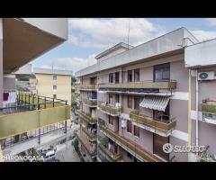 Via P. Castelli, quadrivani e posto auto - 6