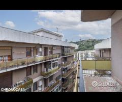 Via P. Castelli, quadrivani e posto auto - 7