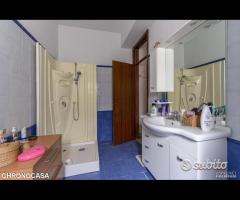 Via P. Castelli, quadrivani e posto auto - 11