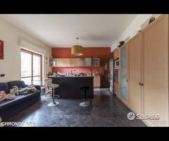 Via P. Castelli, quadrivani e posto auto - 16