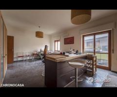 Via P. Castelli, quadrivani e posto auto - 18