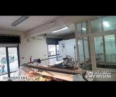 Zona Pace, locale + deposito con ingresso autonomo