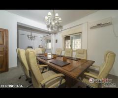 Via Pietro Castelli, ampio quadrivani