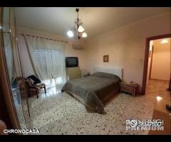 Svincolo gazzi,4 vani e servizi con posto auto