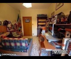 Svincolo gazzi,4 vani e servizi con posto auto - 8