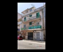 Via Palermo, trivani e doppi servizi con terrazzo