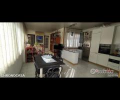 Via Palermo, trivani e doppi servizi con terrazzo