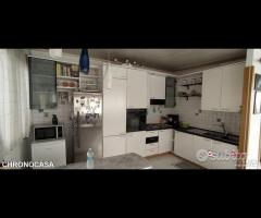 Via Palermo, trivani e doppi servizi con terrazzo