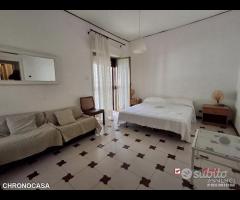 Casa Indipendente su due livelli pressi Viale - 12