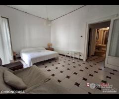 Casa Indipendente su due livelli pressi Viale - 15