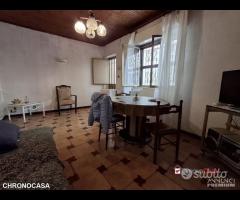 Casa Indipendente su due livelli pressi Viale - 16