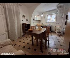 Casa Indipendente su due livelli pressi Viale - 21