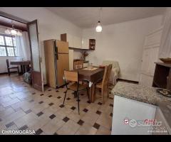 Casa Indipendente su due livelli pressi Viale - 22