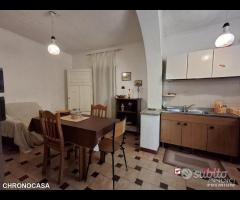 Casa Indipendente su due livelli pressi Viale - 27