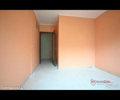 Zafferia, luminoso trivani con posto auto e cantin