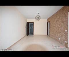 Zafferia, luminoso trivani con posto auto e cantin