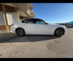 Alfa Romeo Giulia 2.2 Turbodiesel 150 CV - 10