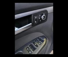 Volkswagen Touran 1.6 TDI DSG Comfortline - 14