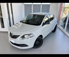 LANCIA YPSILON 1.0 FIREFLY HYBRID SILVER - 2021