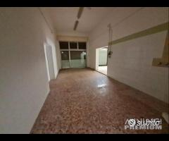 Locale commerciale 5 vetrine - 12