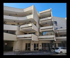 Appartamento 4 vani e acc. con Box e posto auto - 1