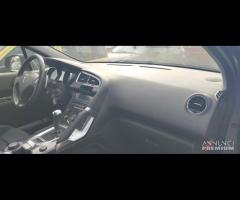 Ricambi Peugeot 3008 1.6 D del 2010 motore 9HZ - 9