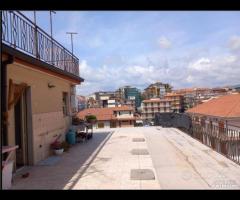 Attico ascensorato con terrazzo ad Acireale centro