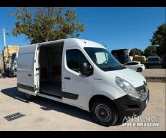 Renault master 2.3 dci furgone passo medio 2019